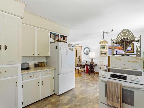46 Campbell Avenue, Windsor, NS - Indoor Photo Showing Kitchen