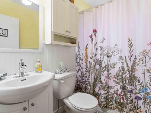46 Campbell Avenue, Windsor, NS - Indoor Photo Showing Bathroom