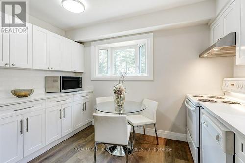 3076 Redstart Drive, Mississauga, ON - Indoor Photo Showing Kitchen