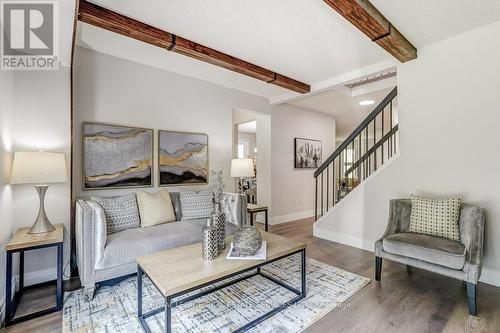 3076 Redstart Drive, Mississauga, ON - Indoor Photo Showing Living Room
