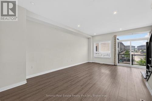 10 - 51 Sparrow Avenue, Cambridge, ON - Indoor Photo Showing Other Room