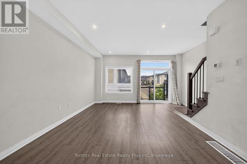 10 - 51 Sparrow Avenue, Cambridge, ON - Indoor Photo Showing Other Room