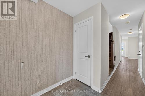 10 - 51 Sparrow Avenue, Cambridge, ON - Indoor Photo Showing Other Room