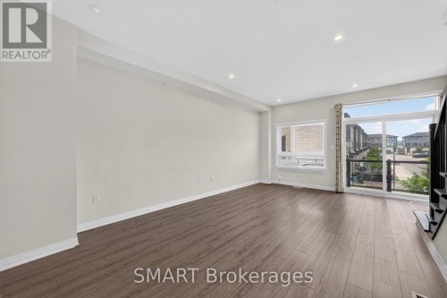 10 - 51 Sparrow Avenue, Cambridge, ON - Indoor Photo Showing Other Room