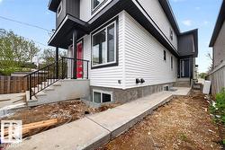 10639 68 AV NW  Edmonton, AB T6H 2Y2