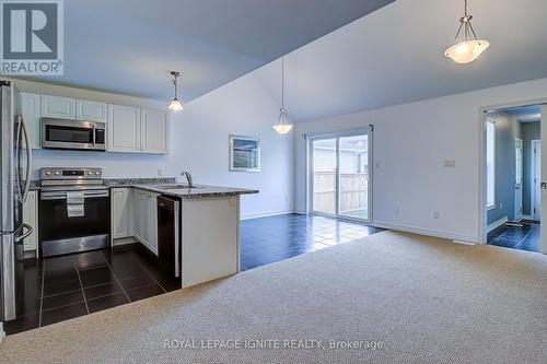 931 Broadway Boulevard, Peterborough, ON - Indoor Photo Showing Kitchen With Upgraded Kitchen