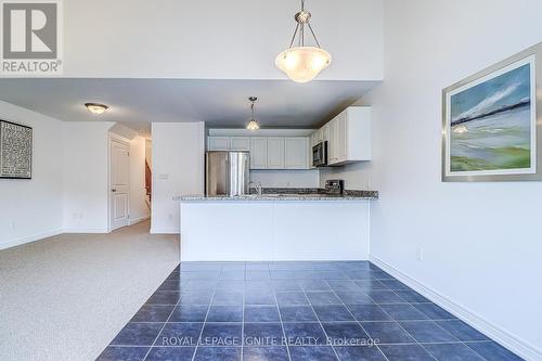 931 Broadway Boulevard, Peterborough, ON - Indoor Photo Showing Kitchen