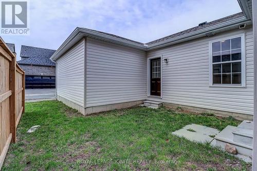 931 Broadway Boulevard, Peterborough, ON - Outdoor With Exterior