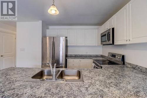 931 Broadway Boulevard, Peterborough, ON - Indoor Photo Showing Kitchen With Double Sink With Upgraded Kitchen