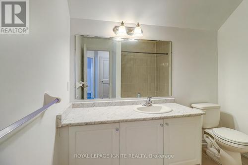931 Broadway Boulevard, Peterborough, ON - Indoor Photo Showing Bathroom