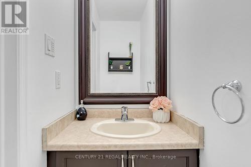 28 Upland Drive, Whitby, ON - Indoor Photo Showing Bathroom