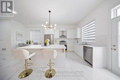 82 Closson Drive, Whitby, ON - Indoor Photo Showing Kitchen With Upgraded Kitchen