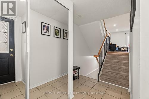 16 Stamford Private, Ottawa, ON - Indoor Photo Showing Other Room
