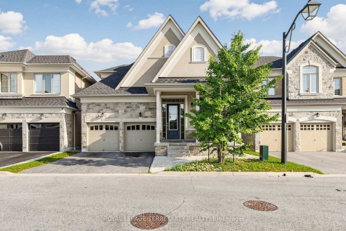 12-1815 Fairport Road  Pickering, ON L1V 0E3