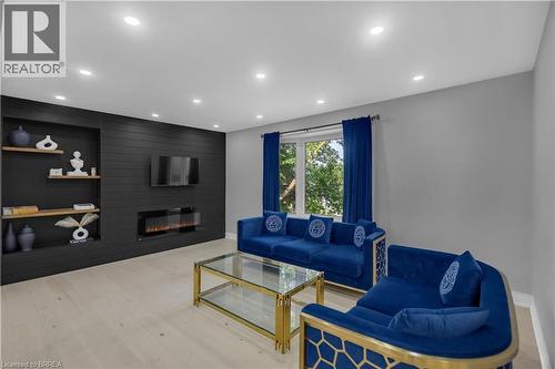 19 Broad Street, Brantford, ON - Indoor Photo Showing Living Room With Fireplace