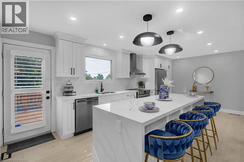 19 Broad Street, Brantford, ON - Indoor Photo Showing Kitchen With Upgraded Kitchen