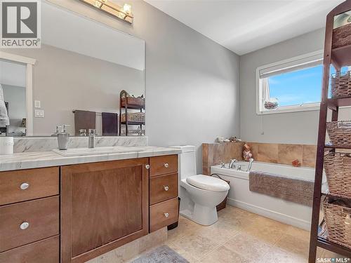 11 701 Mcintosh Street E, Swift Current, SK - Indoor Photo Showing Bathroom