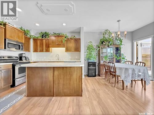 11 701 Mcintosh Street E, Swift Current, SK - Indoor Photo Showing Kitchen