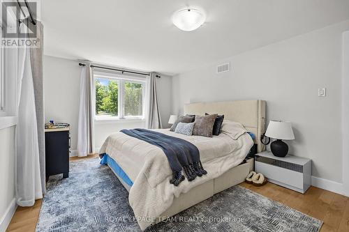 1288 Plante Drive, Ottawa, ON - Indoor Photo Showing Bedroom