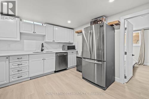 1288 Plante Drive, Ottawa, ON - Indoor Photo Showing Kitchen