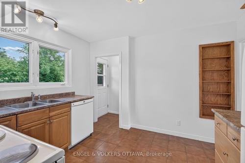 2439 Alta Vista Drive, Ottawa, ON - Indoor Photo Showing Kitchen With Double Sink