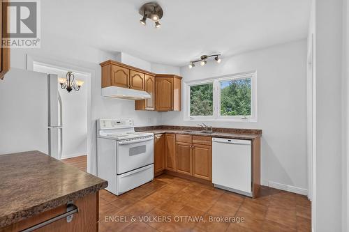 2439 Alta Vista Drive, Ottawa, ON - Indoor Photo Showing Kitchen With Double Sink