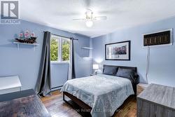 upper bedroom - 