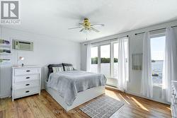 upper bedroom - 