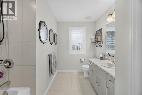 87 Boyd Boulevard, Zorra, ON - Indoor Photo Showing Bathroom
