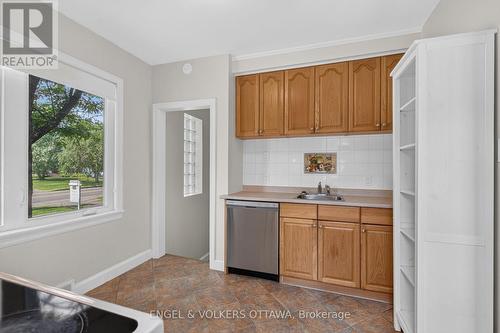 2445 Alta Vista Drive, Ottawa, ON - Indoor Photo Showing Kitchen
