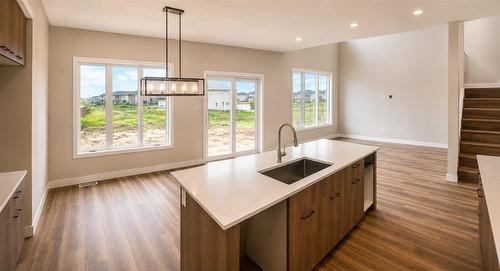 2 Crocus Place, West St Paul, MB - Indoor Photo Showing Kitchen