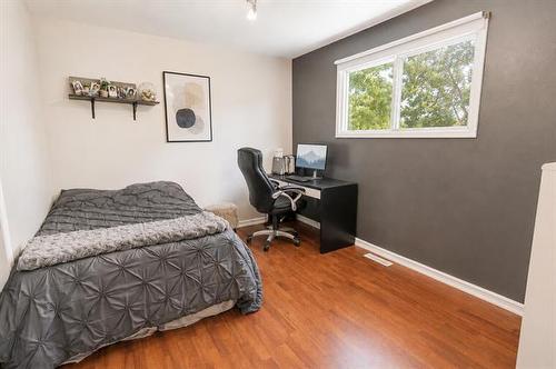 4 Schultz Rd, Pinawa, MB - Indoor Photo Showing Bedroom