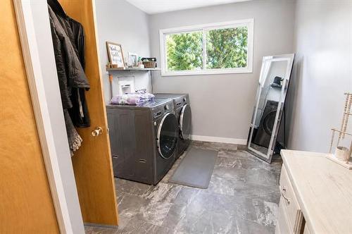 4 Schultz Rd, Pinawa, MB - Indoor Photo Showing Laundry Room