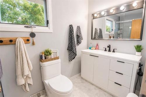 4 Schultz Rd, Pinawa, MB - Indoor Photo Showing Bathroom