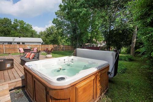4 Schultz Rd, Pinawa, MB - Outdoor With Deck Patio Veranda