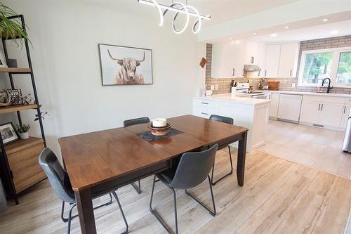 4 Schultz Rd, Pinawa, MB - Indoor Photo Showing Dining Room