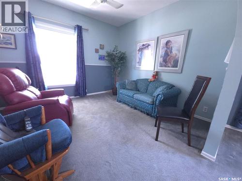 36 21St Street E, Prince Albert, SK - Indoor Photo Showing Living Room