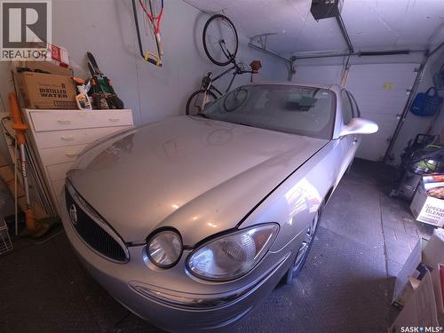 36 21St Street E, Prince Albert, SK - Indoor Photo Showing Garage