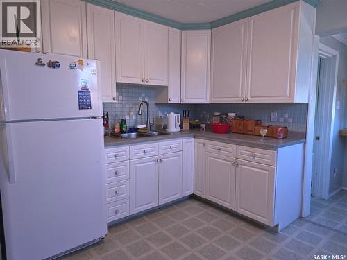 36 21St Street E, Prince Albert, SK - Indoor Photo Showing Kitchen