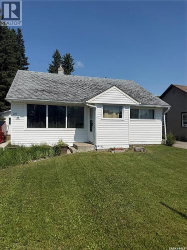 217 3A Street E, Nipawin, SK - Outdoor