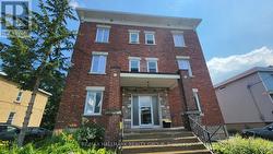 3 - 125 GLENORA STREET Ottawa, ON K1S 1J2