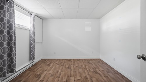 Chambre à coucher - 1290 159E Rue, Saint-Georges, QC - Indoor Photo Showing Other Room