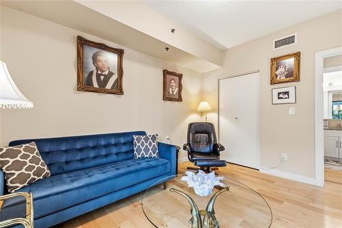 212 775 Sterling Lyon Parkway, Winnipeg, MB - Indoor Photo Showing Living Room