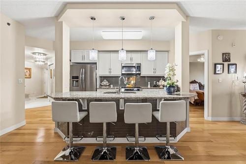 212 775 Sterling Lyon Parkway, Winnipeg, MB - Indoor