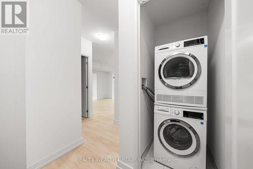 1224 - 75 James Street S, Hamilton, ON - Indoor Photo Showing Laundry Room