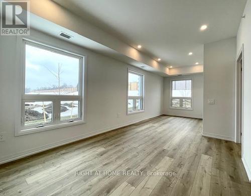102 - 15 Kneeshaw Drive, Barrie, ON - Indoor Photo Showing Other Room