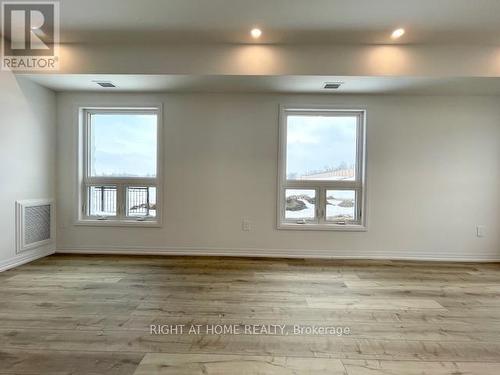 102 - 15 Kneeshaw Drive, Barrie, ON - Indoor Photo Showing Other Room