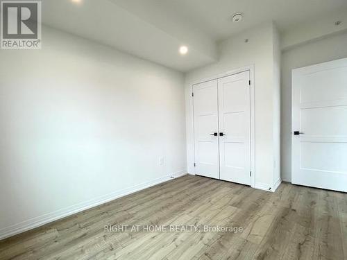 102 - 15 Kneeshaw Drive, Barrie, ON - Indoor Photo Showing Other Room