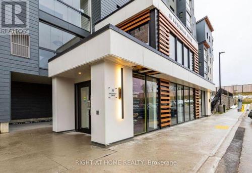 102 - 15 Kneeshaw Drive, Barrie, ON - Outdoor