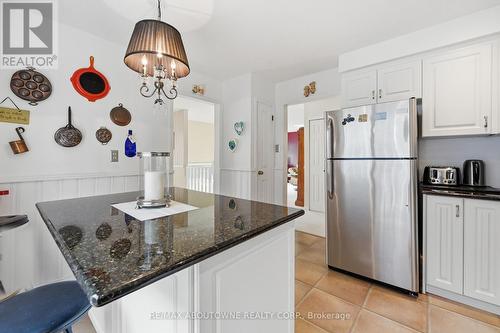 2339 Gillingham Drive, Burlington, ON - Indoor Photo Showing Kitchen